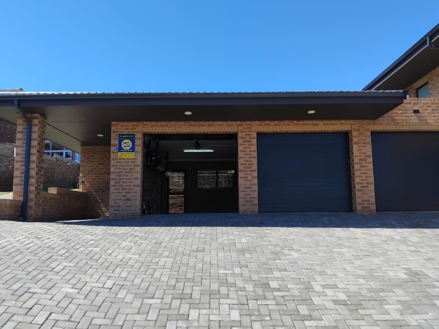 4 Bedroom Property for Sale in Wavecrest Eastern Cape